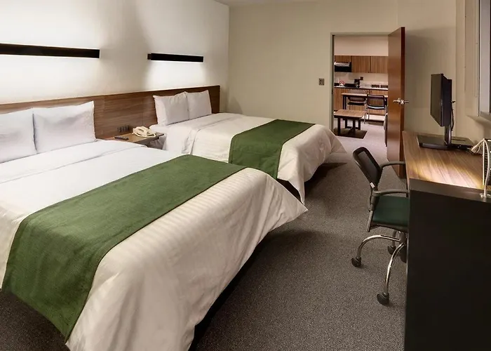 Apartahotel Express By Marriott Ciudad De Santa Fe 4*