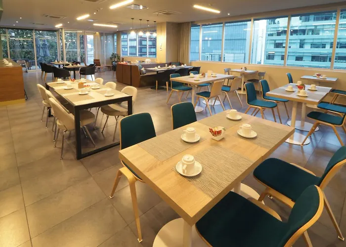 Apartahotel Express By Marriott Ciudad De Santa Fe 4*