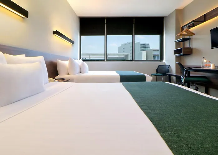 Apartahotel Express By Marriott Ciudad De Santa Fe 4*