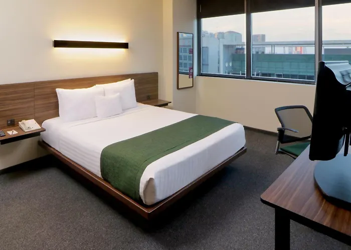 Express By Marriott Ciudad De Santa Fe Apartahotel