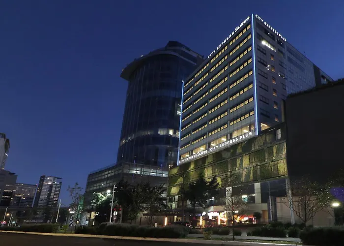 Express By Marriott Ciudad De Santa Fe 4*