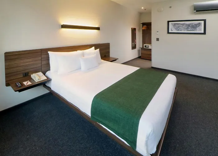Express By Marriott Ciudad De Santa Fe 4*